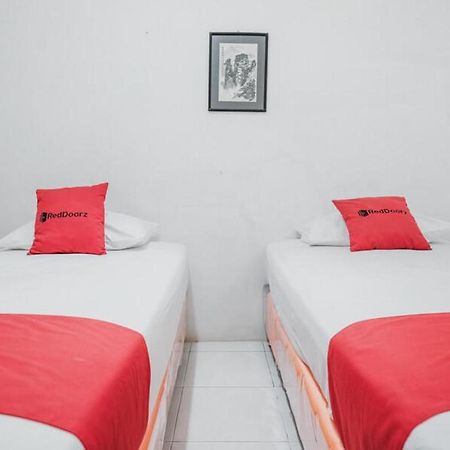 RedDoorz near Kartini Mall Lampung Bandar Lampung Exterior foto